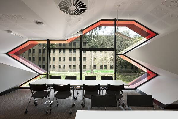 澳大利亚.拉筹伯分子科学研究所