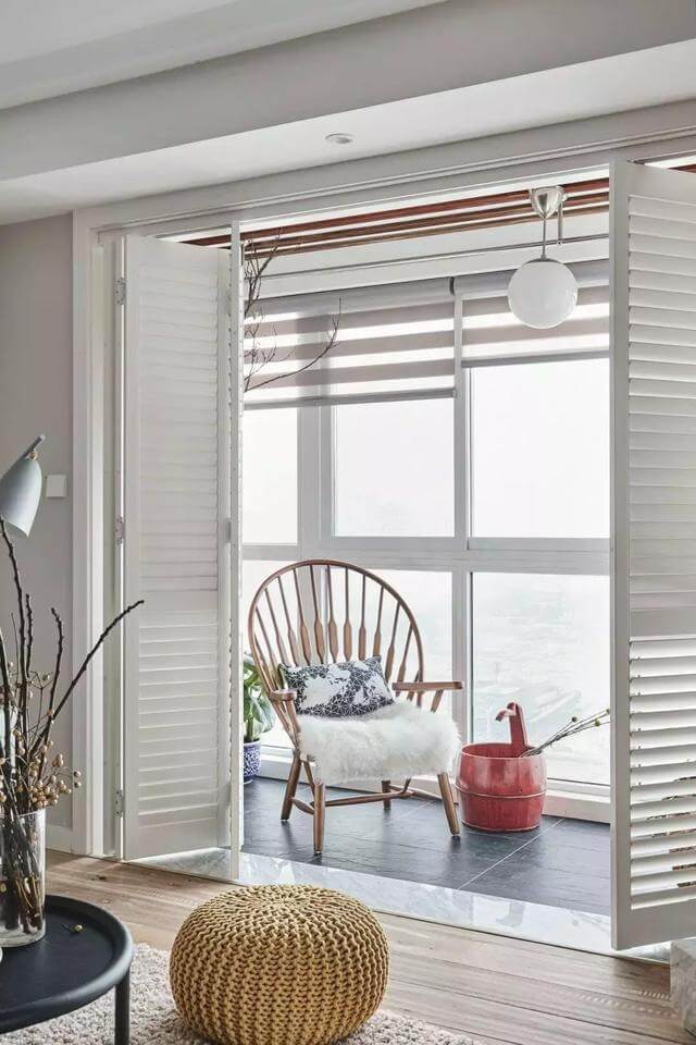 阳台隔断门，都流行这样装了