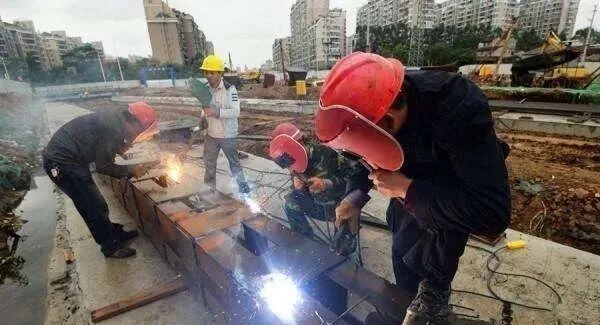 塔吊、桩机、施工电梯……建筑工地上11项施工机具的安全控制要点总结！