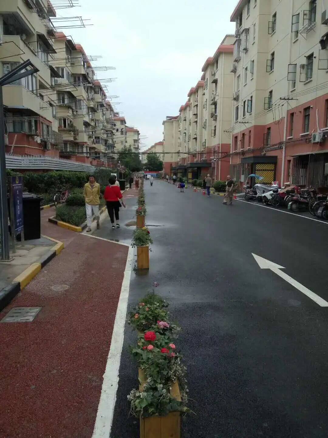 老旧小区地面停车“扩容”问题，可以多点畅想！