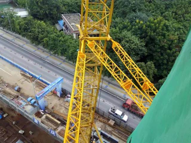 塔机附着装置安装注意事项_2