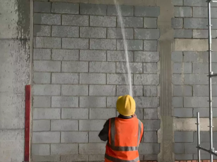 墙面抹灰如何施工不空鼓？拍浆拉毛这样干！